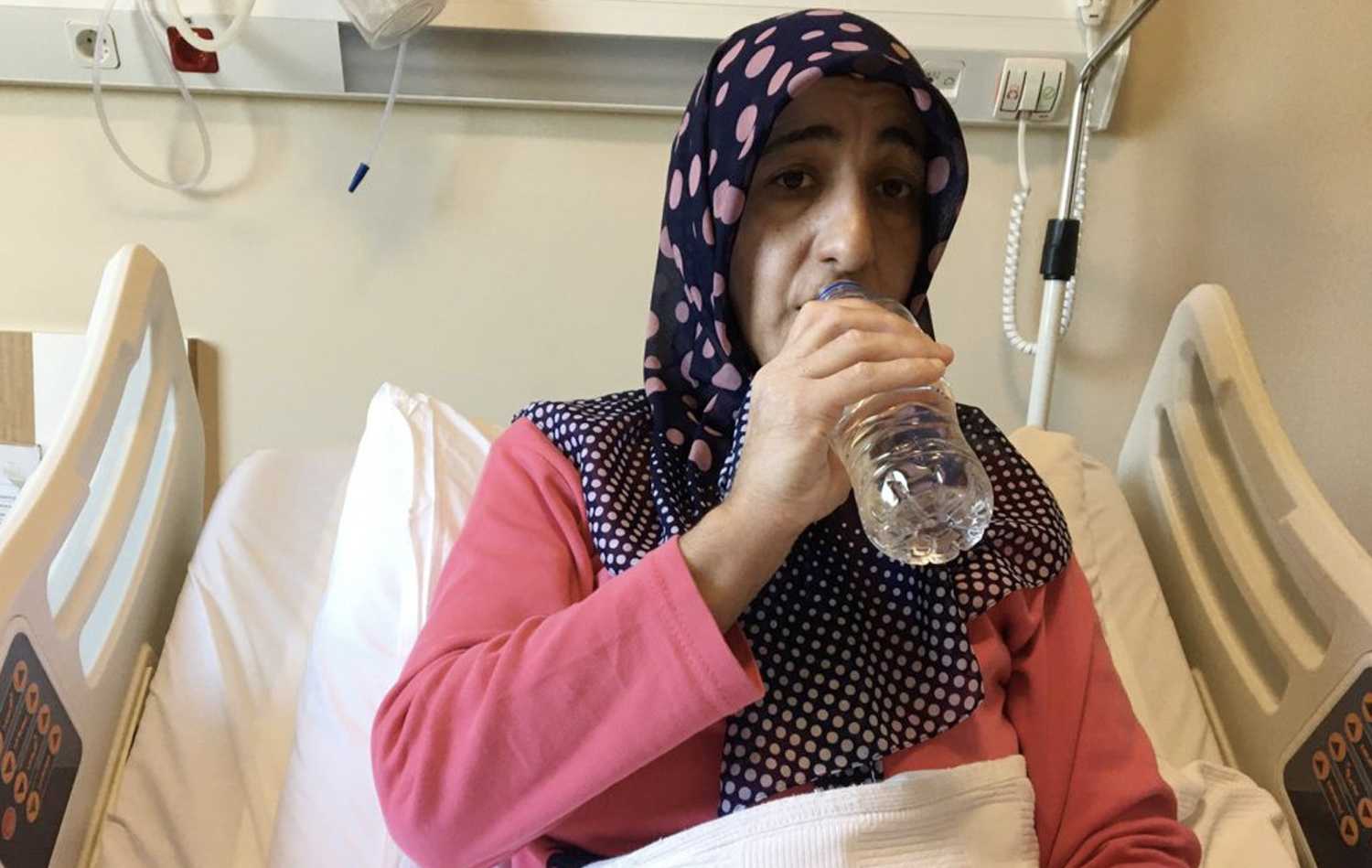 Genel Cerrahi Uzmanı Doç. Dr. Tuğrul Çakır’a ulaşıp Antalya’ya giden Çetiner, yapılan tetkiklerin ardından başarılı bir ameliyatla sağlığına kavuştu.
